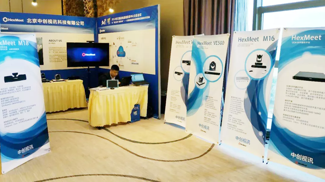 领导扒开我奶罩吸我奶头视频