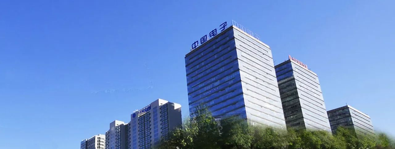 领导扒开我奶罩吸我奶头视频