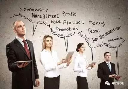 领导扒开我奶罩吸我奶头视频