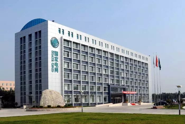 领导扒开我奶罩吸我奶头视频