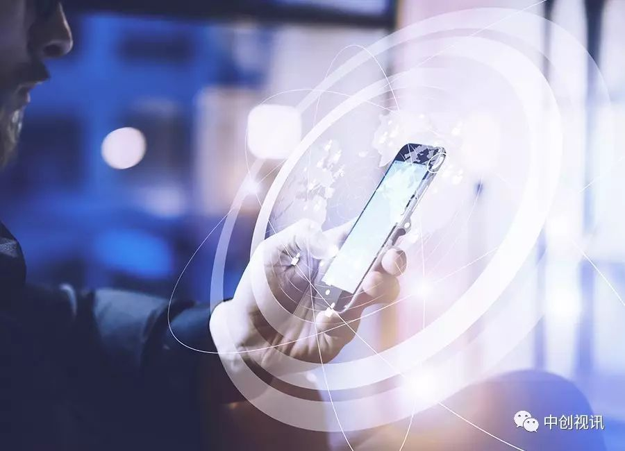 领导扒开我奶罩吸我奶头视频