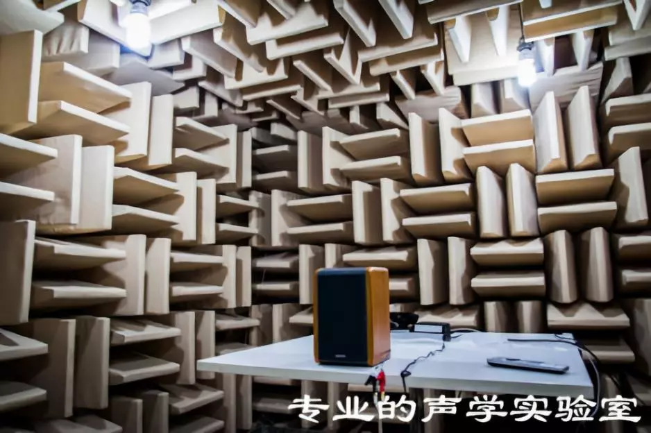 领导扒开我奶罩吸我奶头视频