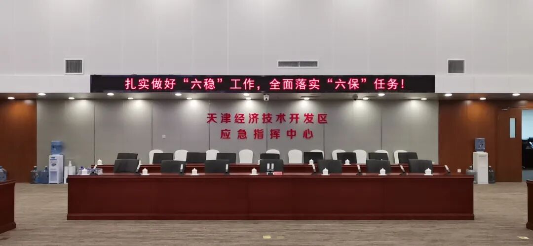 领导扒开我奶罩吸我奶头视频