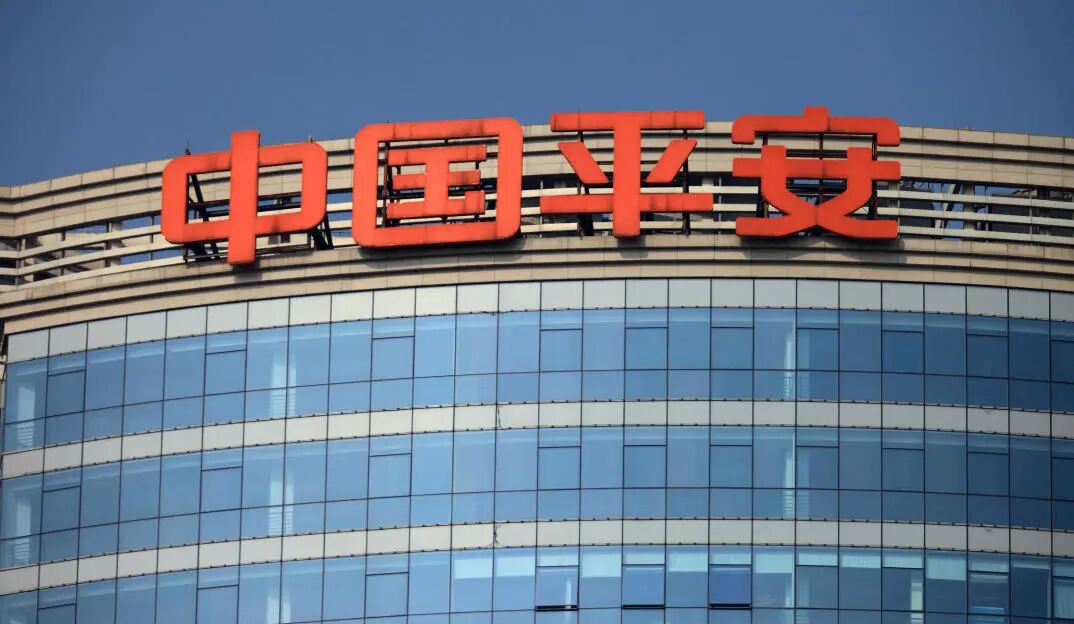 领导扒开我奶罩吸我奶头视频