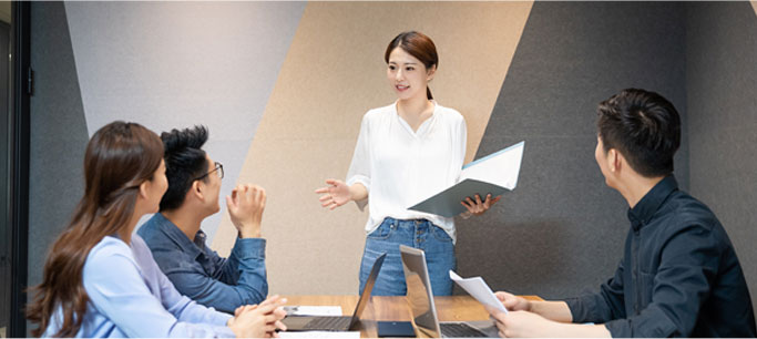 领导扒开我奶罩吸我奶头视频