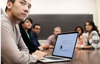 领导扒开我奶罩吸我奶头视频