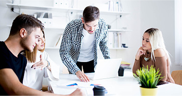 领导扒开我奶罩吸我奶头视频