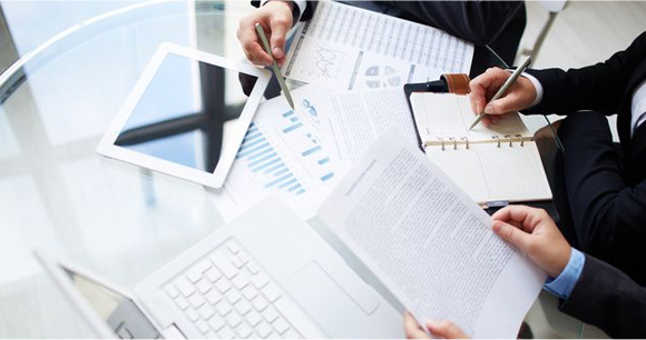 领导扒开我奶罩吸我奶头视频