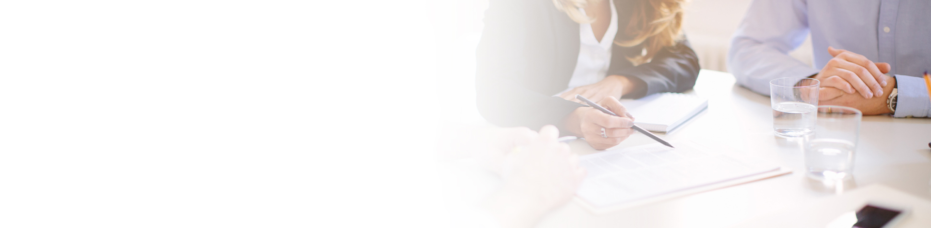 领导扒开我奶罩吸我奶头视频