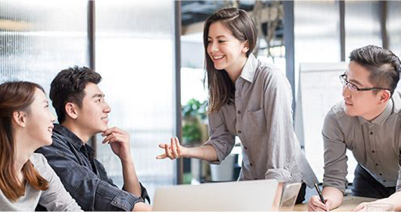 领导扒开我奶罩吸我奶头视频