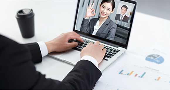 领导扒开我奶罩吸我奶头视频