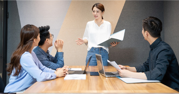 领导扒开我奶罩吸我奶头视频