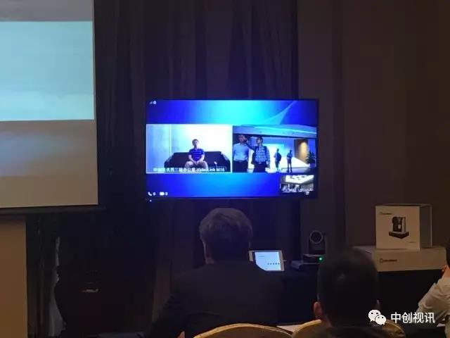 领导扒开我奶罩吸我奶头视频